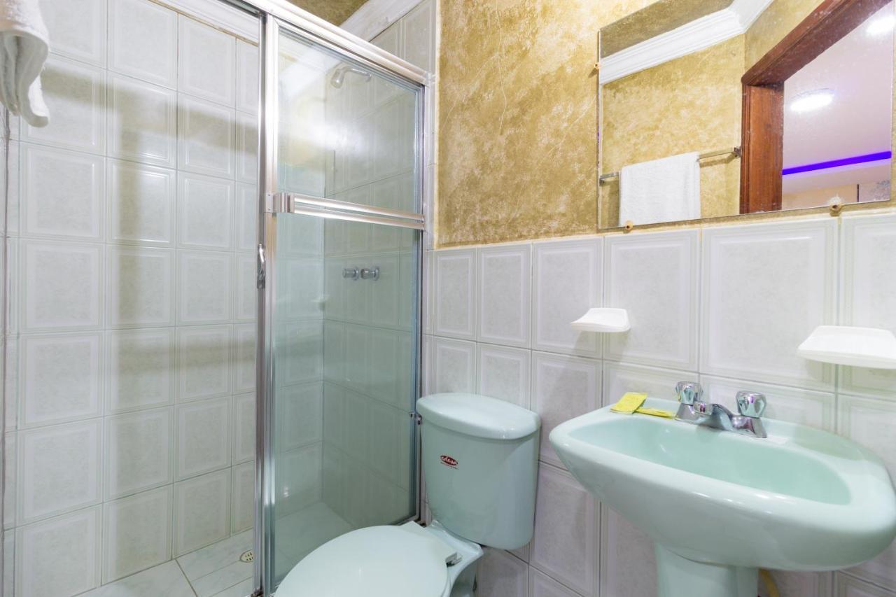 Hostal Rossy بانيوس المظهر الخارجي الصورة