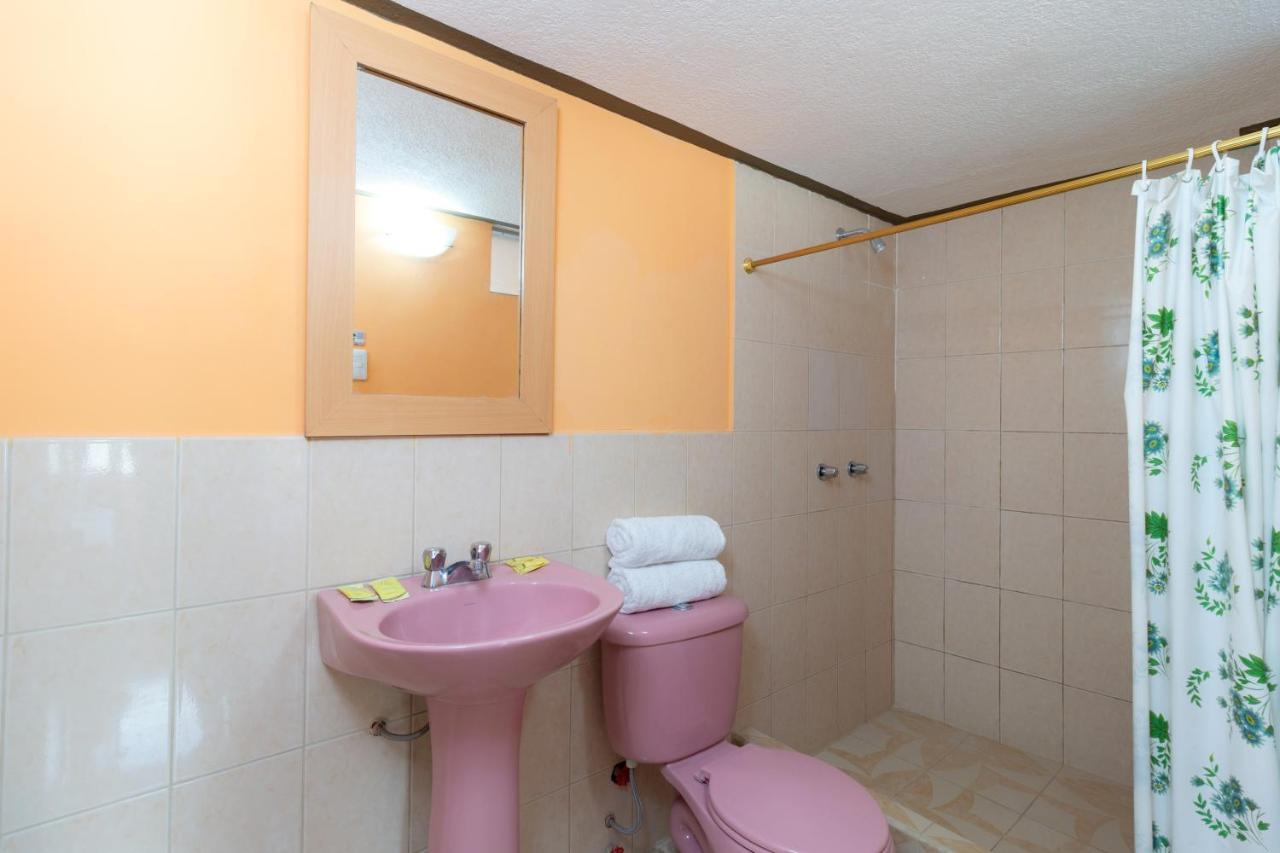 Hostal Rossy بانيوس المظهر الخارجي الصورة